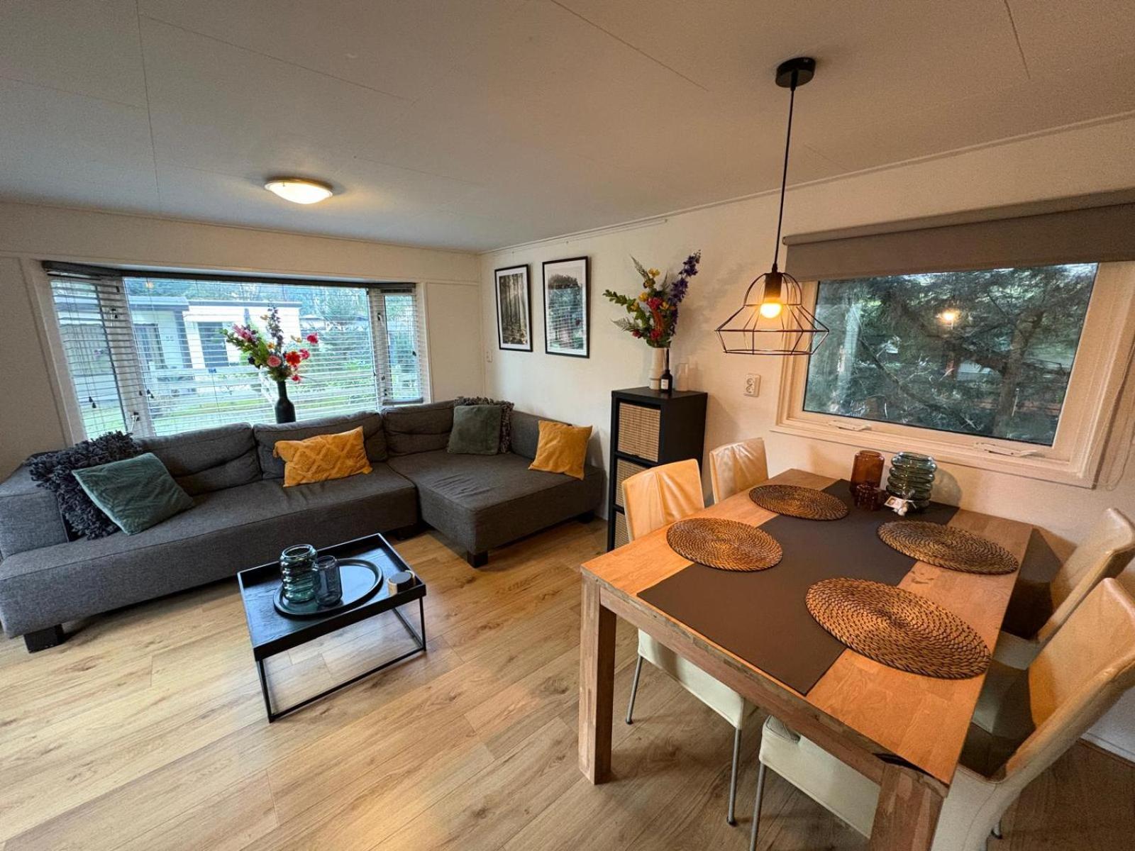 Heerlijk Chalet Midden In De Natuur Putten Buitenkant foto